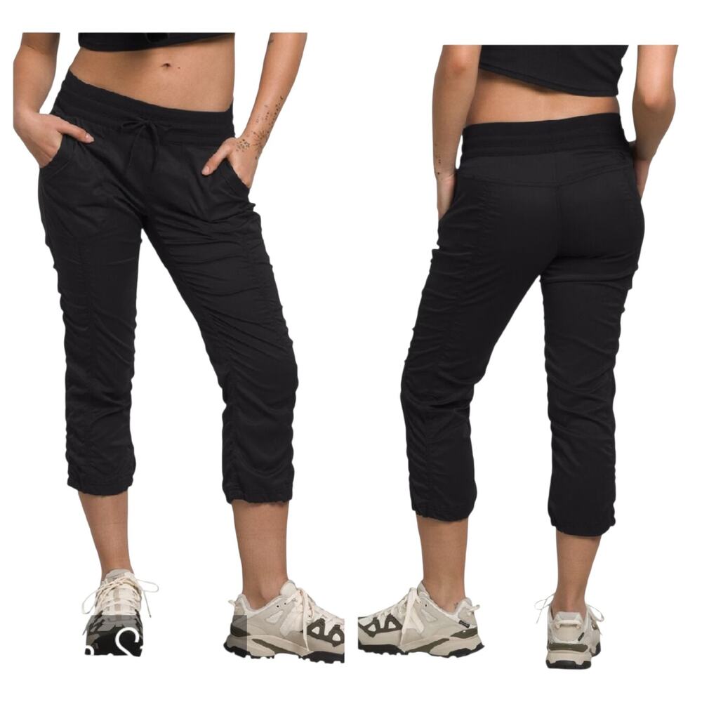 The North Face Aphrodite 2.0 Capri Pant
Size Medium- EUC